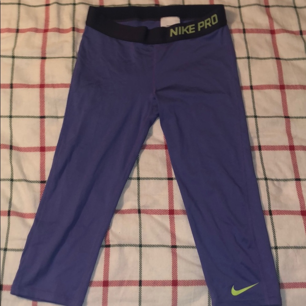 Cropped nike pro kids athletic leggings